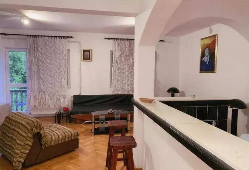 Hostel Holiday Cetinje
