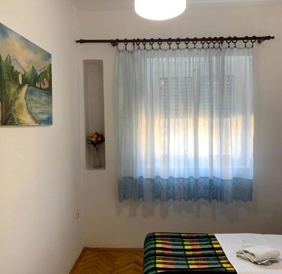 Hostel Holiday Cetinje