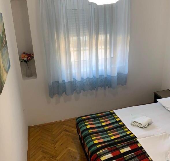 Hostel Holiday Cetinje