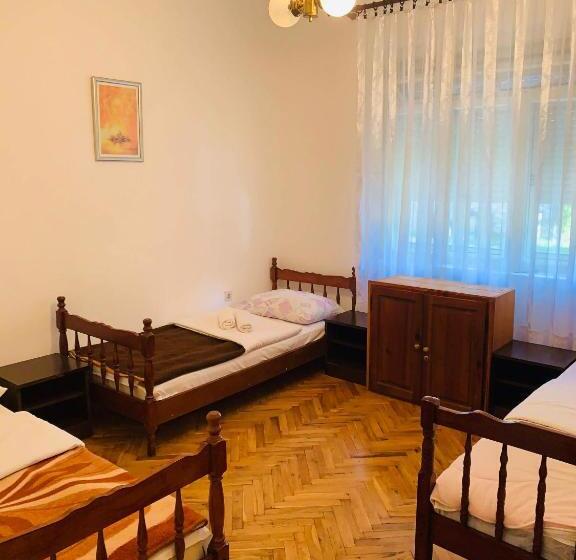 Hostel Holiday Cetinje