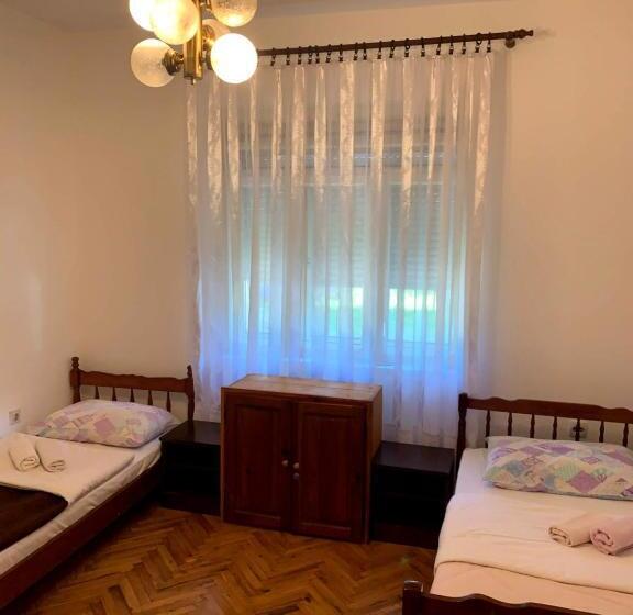 Hostel Holiday Cetinje