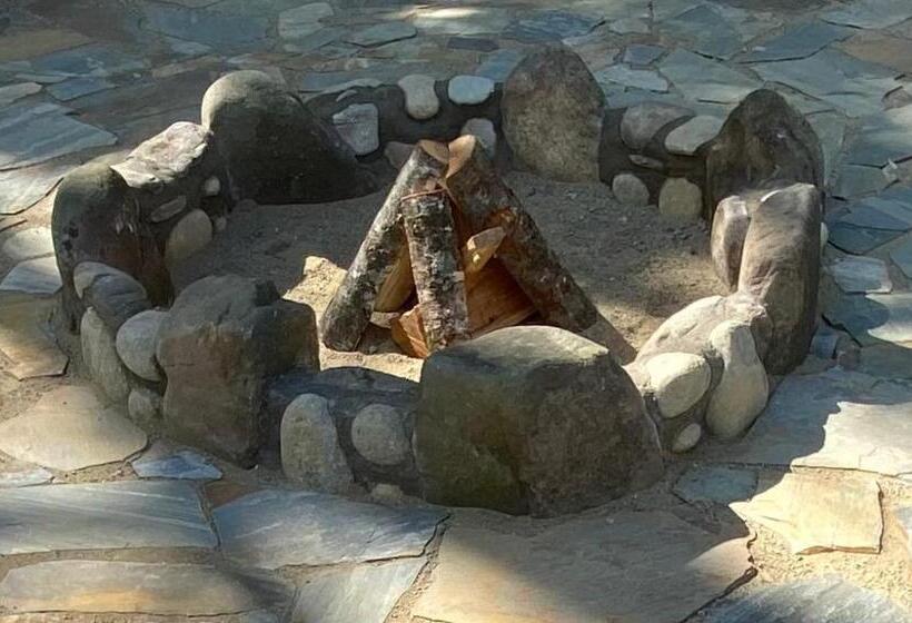 Hotelli Rolling Brook Inn