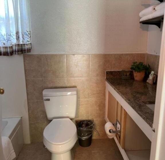 Hotelli Rolling Brook Inn