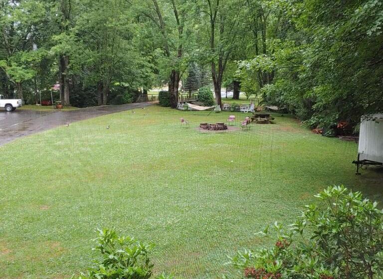 Hotelli Rolling Brook Inn