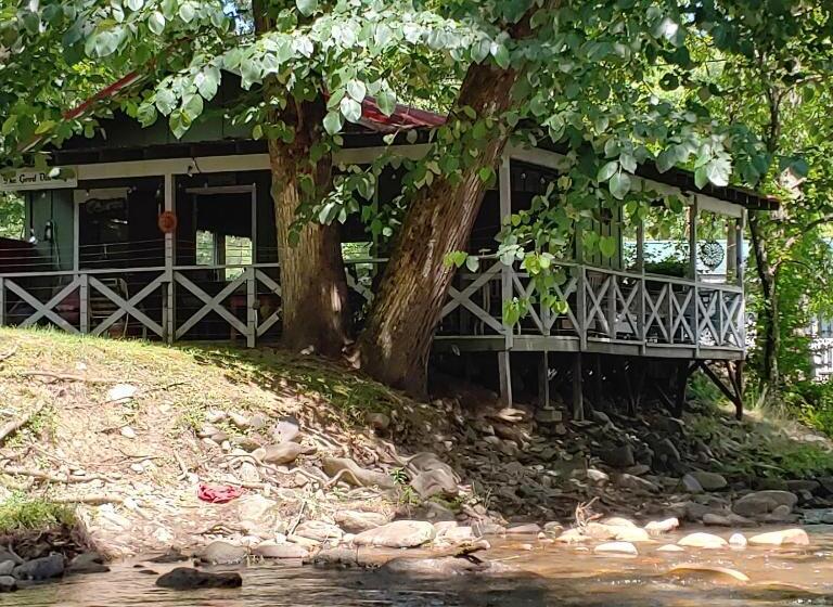 Hotelli Rolling Brook Inn