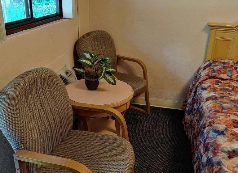 Hotelli Rolling Brook Inn