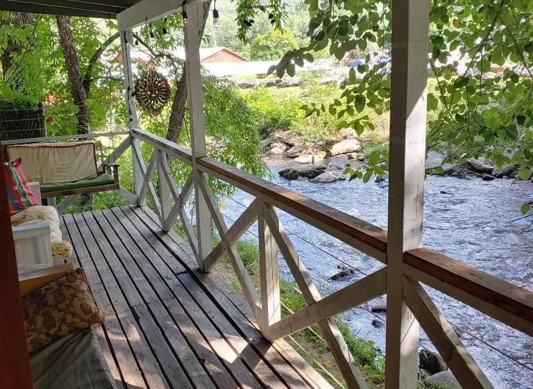 Hotelli Rolling Brook Inn