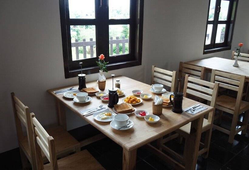 Hinode Hotel ဟိနောဒေ့ဟိုတယ်