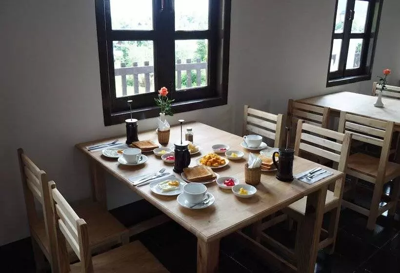 Hinode Hotel ဟိနောဒေ့ဟိုတယ်