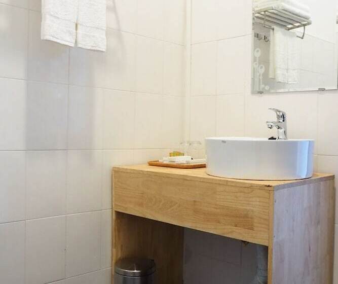 Hinode Hotel ဟိနောဒေ့ဟိုတယ်