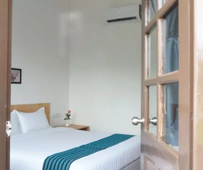 Hinode Hotel ဟိနောဒေ့ဟိုတယ်