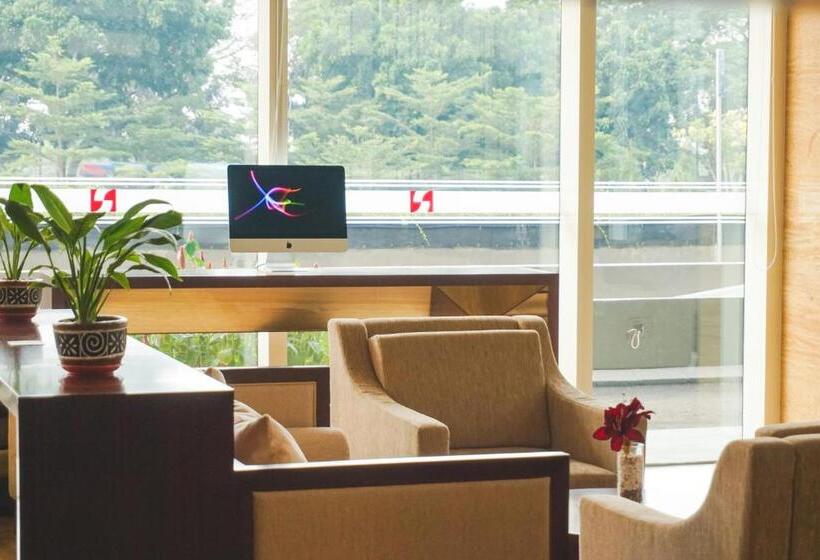 Swiss Belhotel Serpong