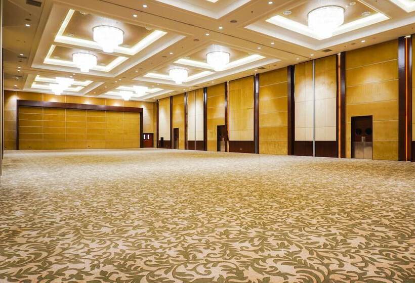 Swiss Belhotel Serpong