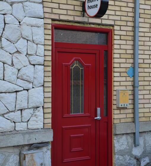 پانسیون Mom`s House