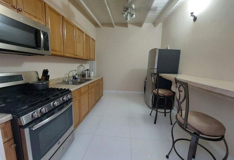 پانسیون The Golden Gate Inn