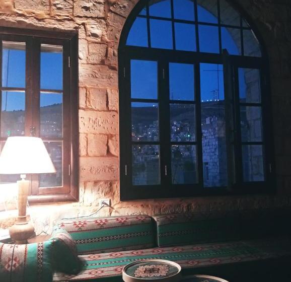 هاستل Turquoise