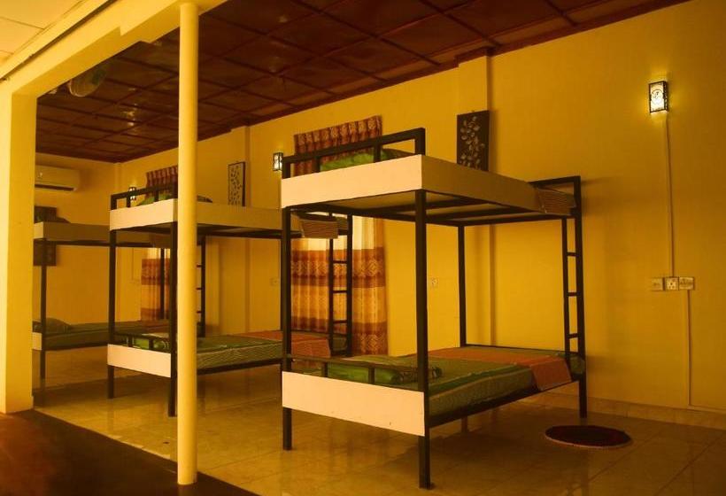 Vandrarhem Villa Pinnawala