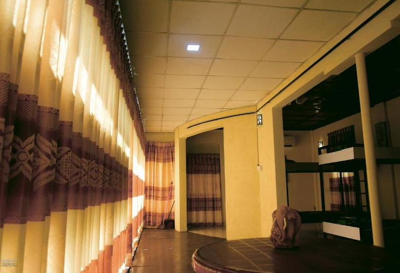 Vandrarhem Villa Pinnawala