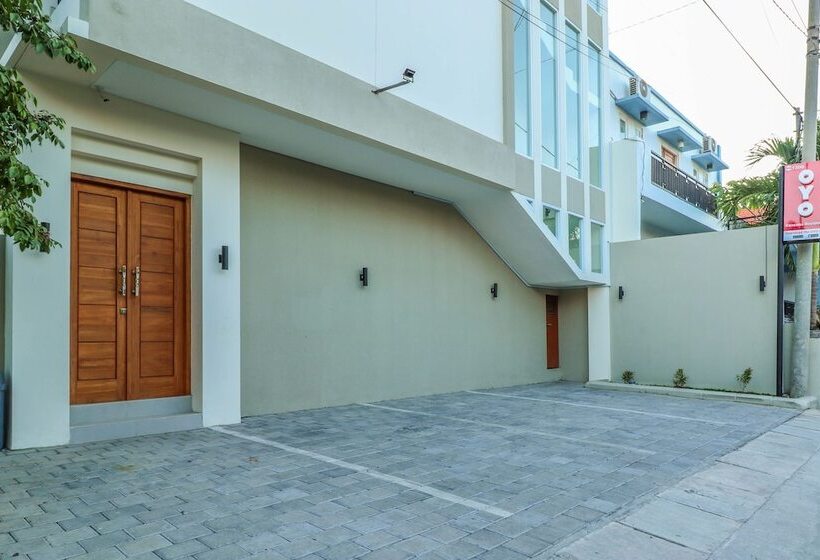 Отель Oyo 1200 Kencana Residence