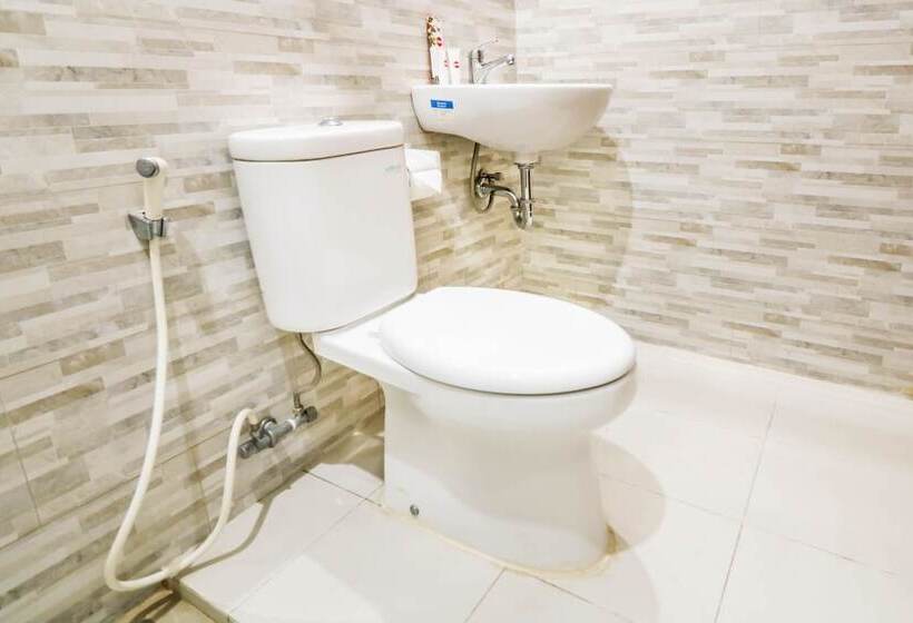 Отель Oyo 1200 Kencana Residence