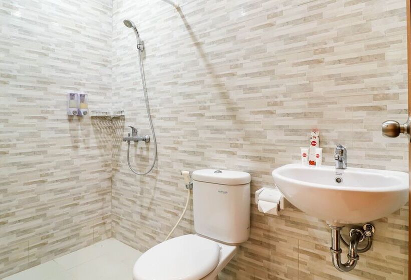 Отель Oyo 1200 Kencana Residence