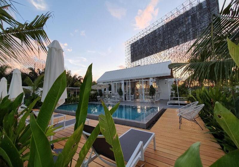 Meet Boutique Resort