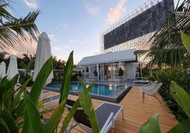 Meet Boutique Resort