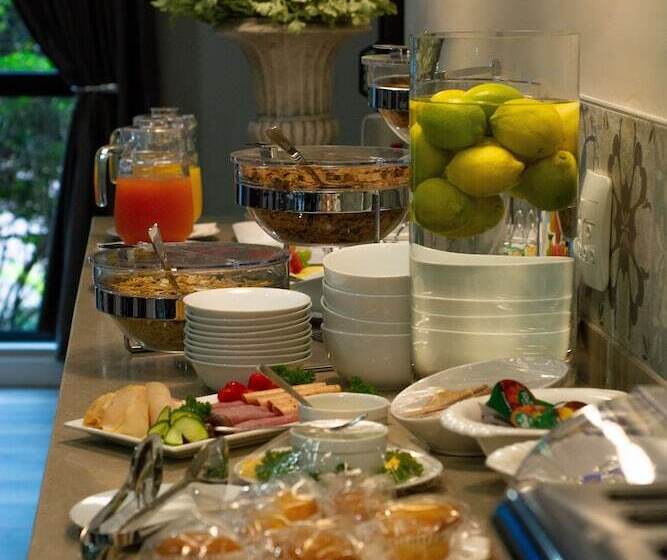 پانسیون Clifton Corner Guest House