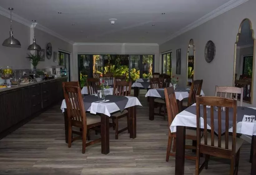 ペンション Clifton Corner Guest House