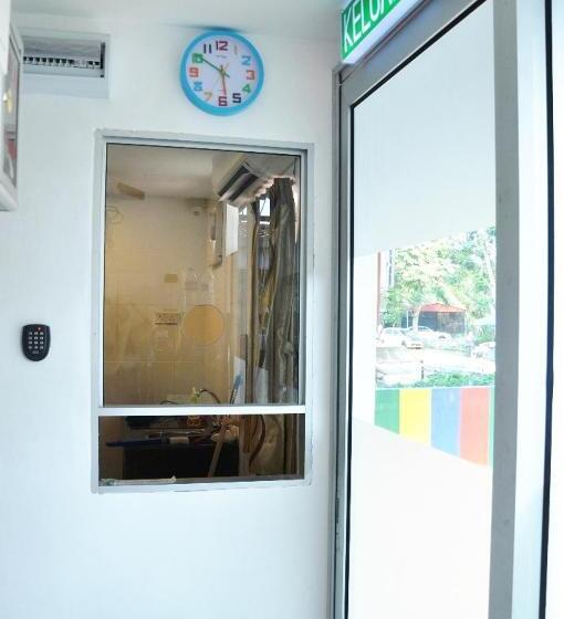 بنسيون Tas 96 Inn