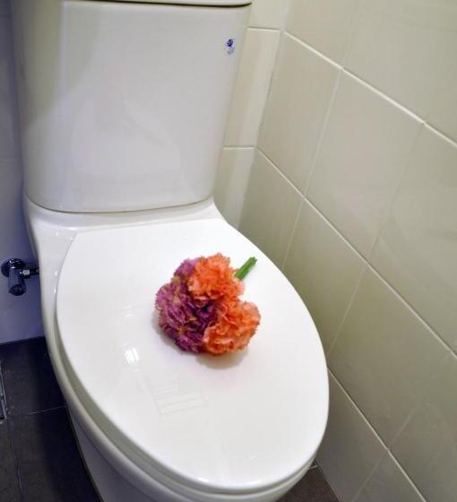 بنسيون Tas 96 Inn