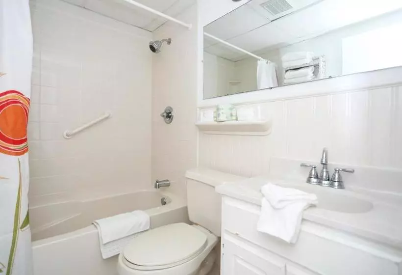 Commander By The Sea Motel