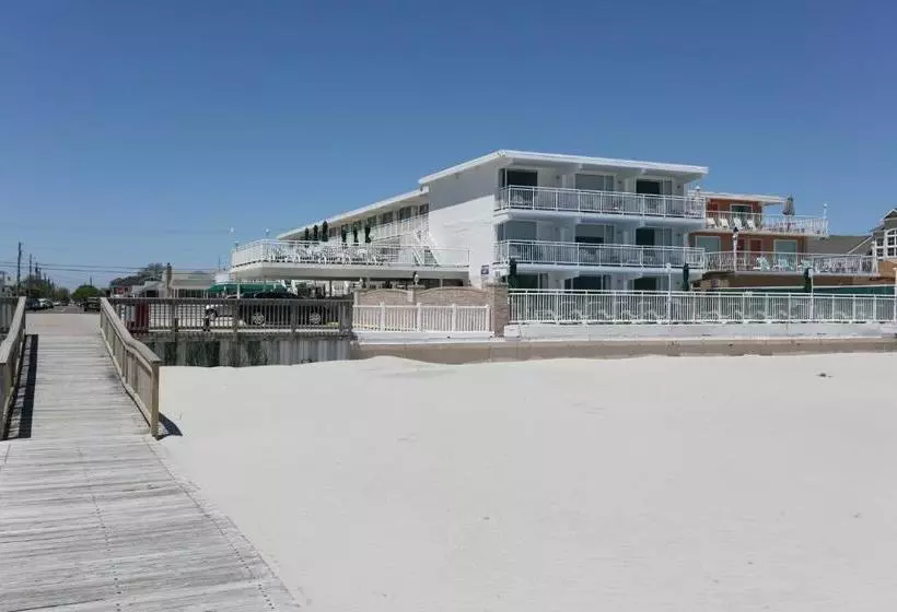 Commander By The Sea Motel