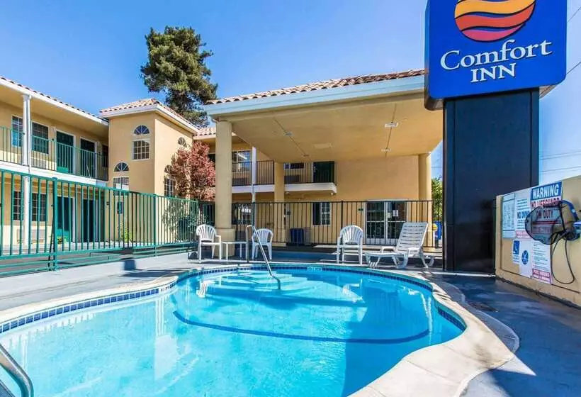 בית מלון כפרי Comfort Inn Boardwalk
