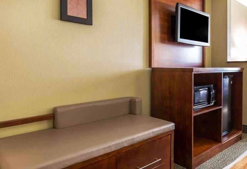 Hotel Comfort Suites Near I 80 And I 94