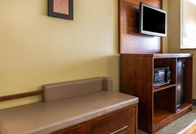 Hotel Comfort Suites Near I 80 And I 94