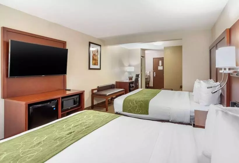 Отель Comfort Suites Omaha Eastcouncil Bluffs