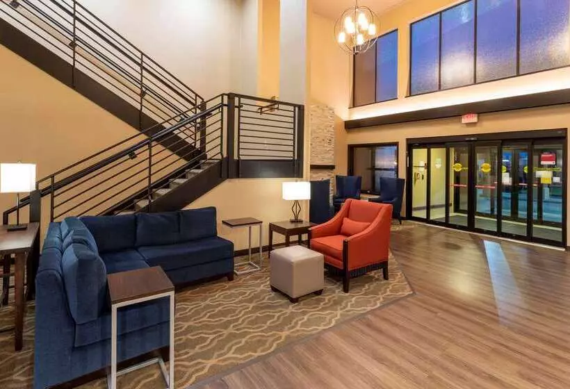 Hotelli Comfort Suites