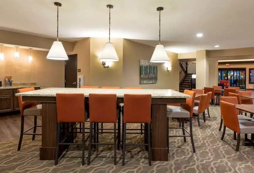 Hotelli Comfort Suites