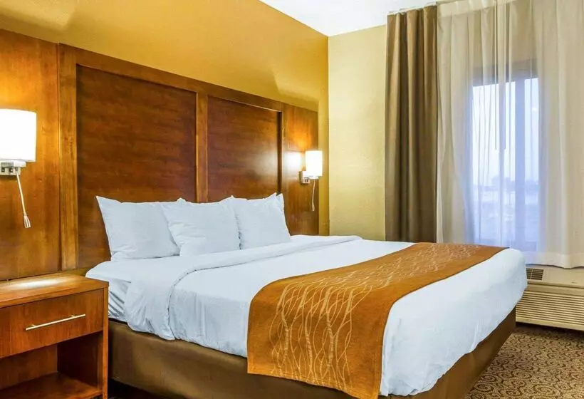 Hotelli Comfort Suites