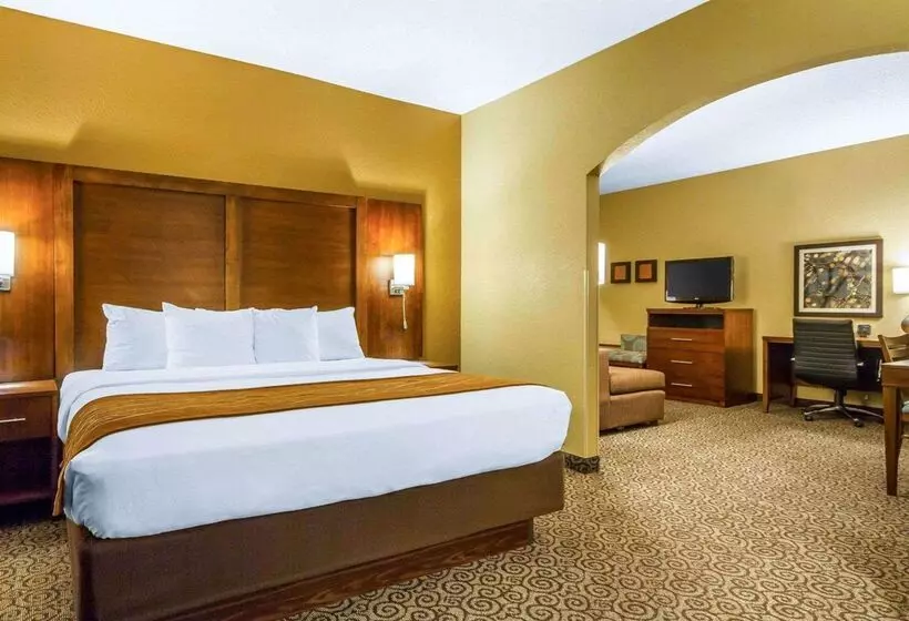 Hotelli Comfort Suites