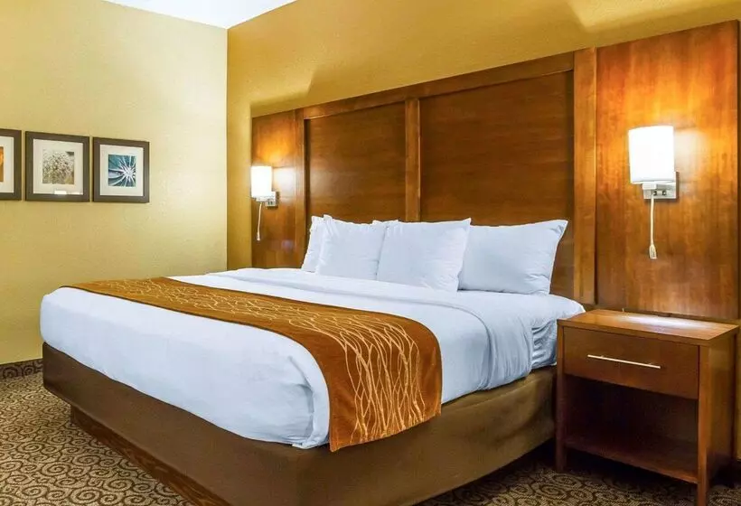 Hotelli Comfort Suites