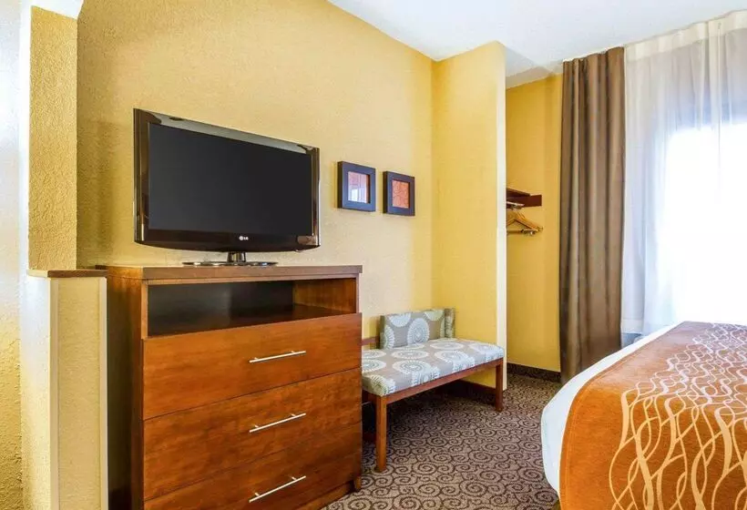 Hotelli Comfort Suites