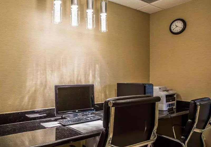 Otel Comfort Suites Stafford Near Sugarland