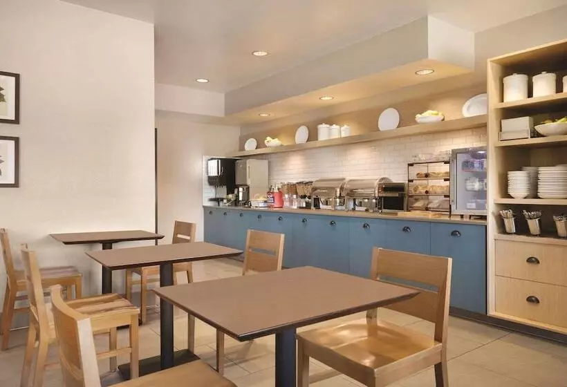 ホテル Country Inn & Suites By Radisson, Brooklyn Center, Mn