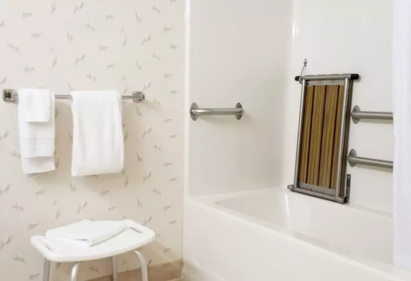 هتل Country Inn & Suites By Radisson, Cedar Falls, Ia