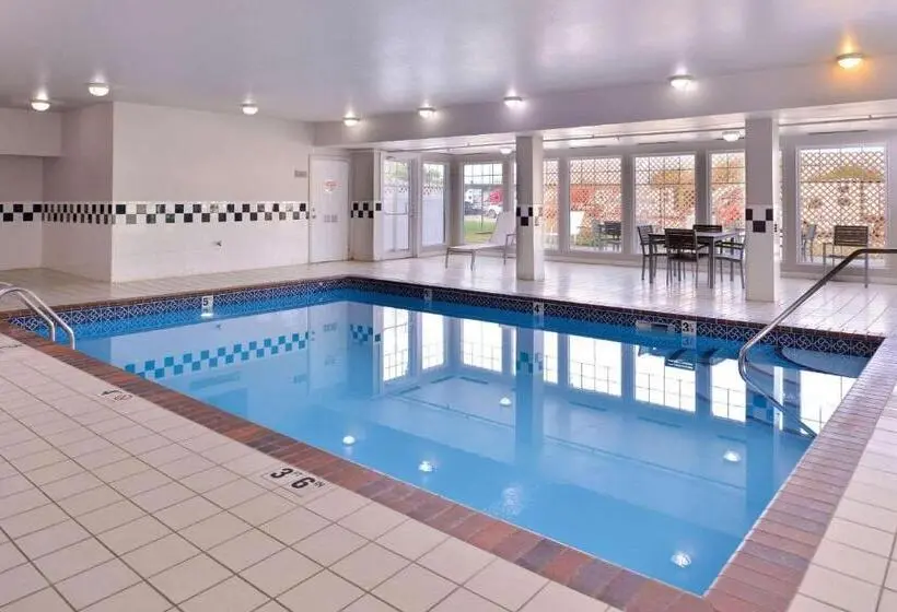 هتل Country Inn & Suites By Radisson, Omaha Airport, Ia