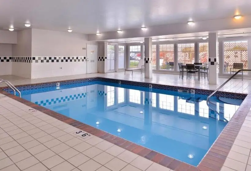 هتل Country Inn & Suites By Radisson, Omaha Airport, Ia