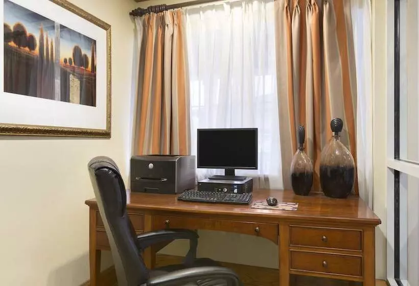 هتل Country Inn & Suites By Radisson, Rochester, Mn