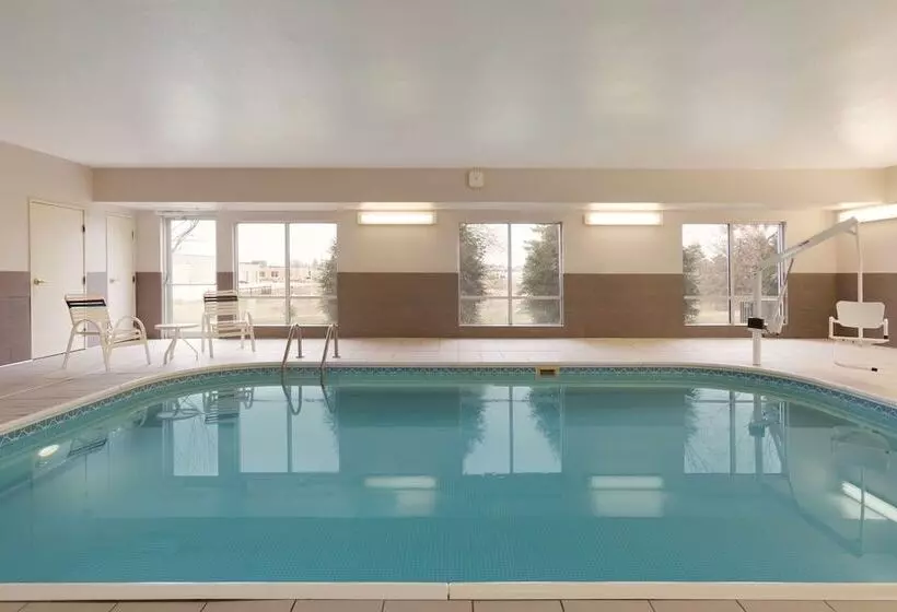 هتل Country Inn & Suites By Radisson, Rochester, Mn